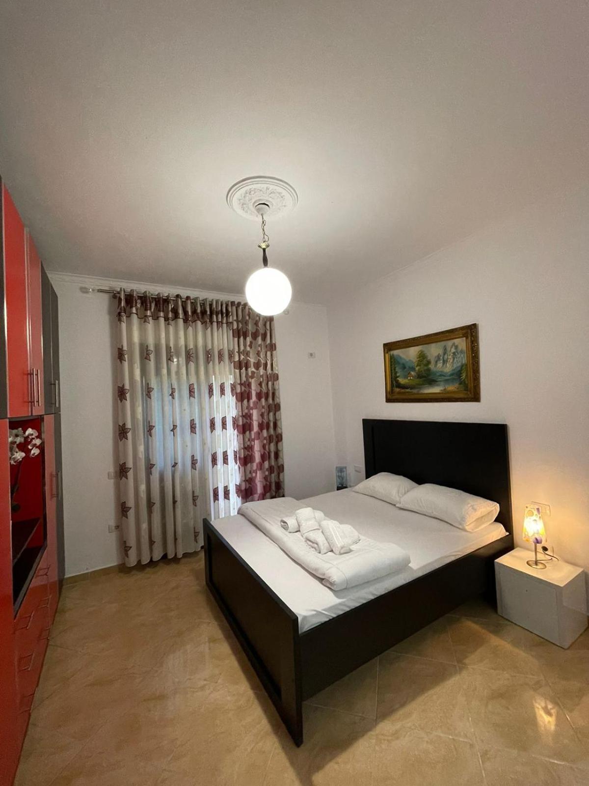 Anel'S Guesthouse Berat Extérieur photo