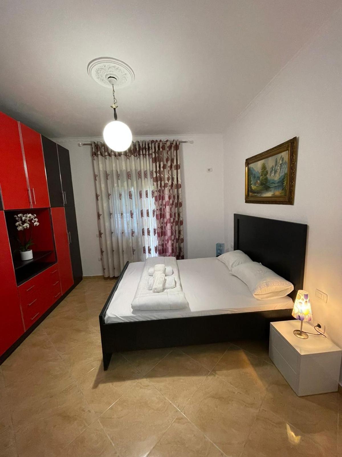 Anel'S Guesthouse Berat Extérieur photo