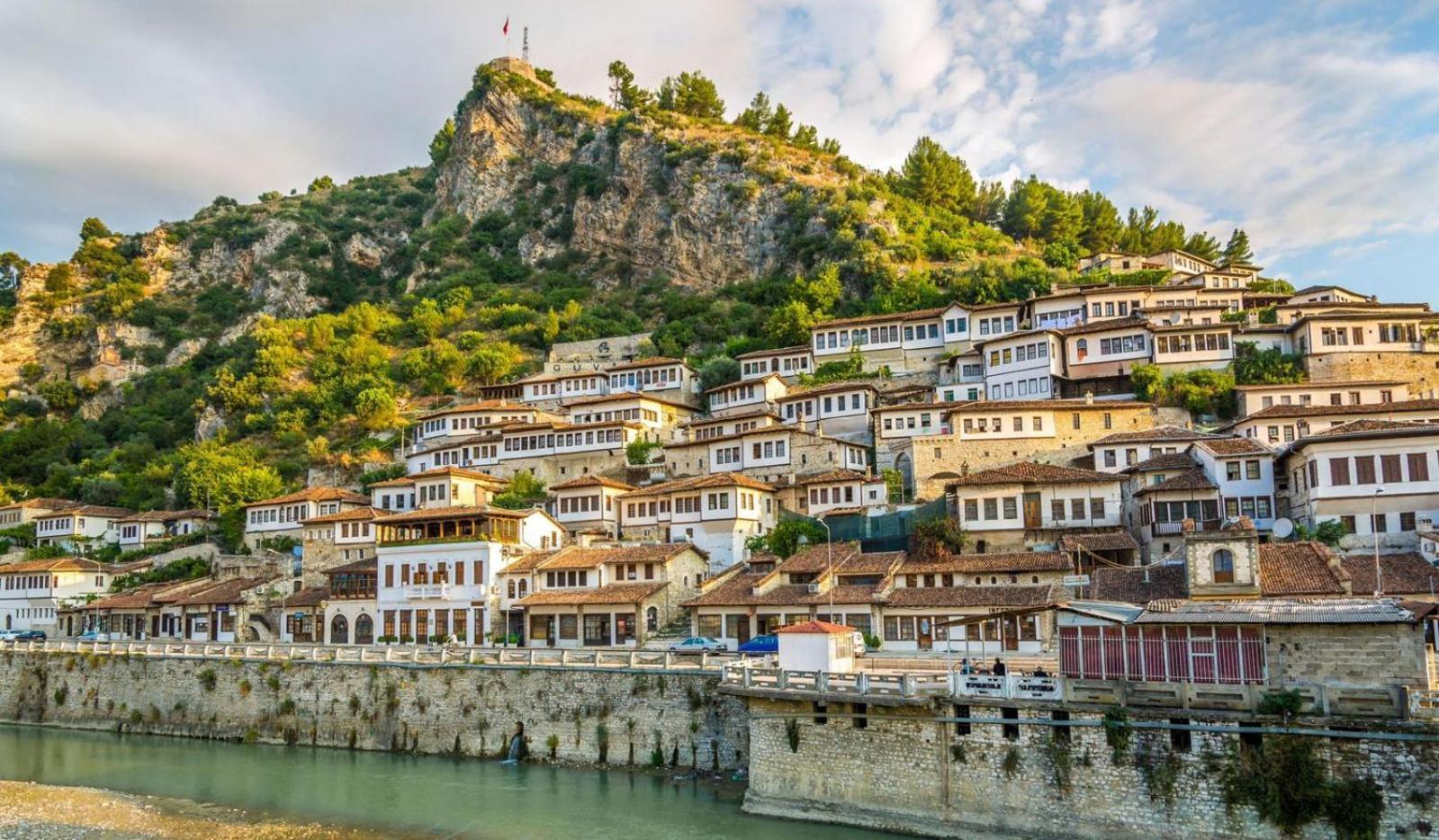 Anel'S Guesthouse Berat Extérieur photo