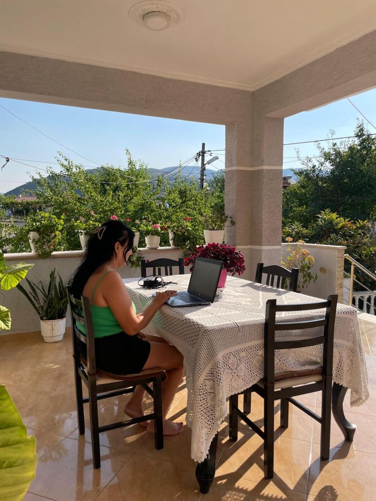 Anel'S Guesthouse Berat Extérieur photo