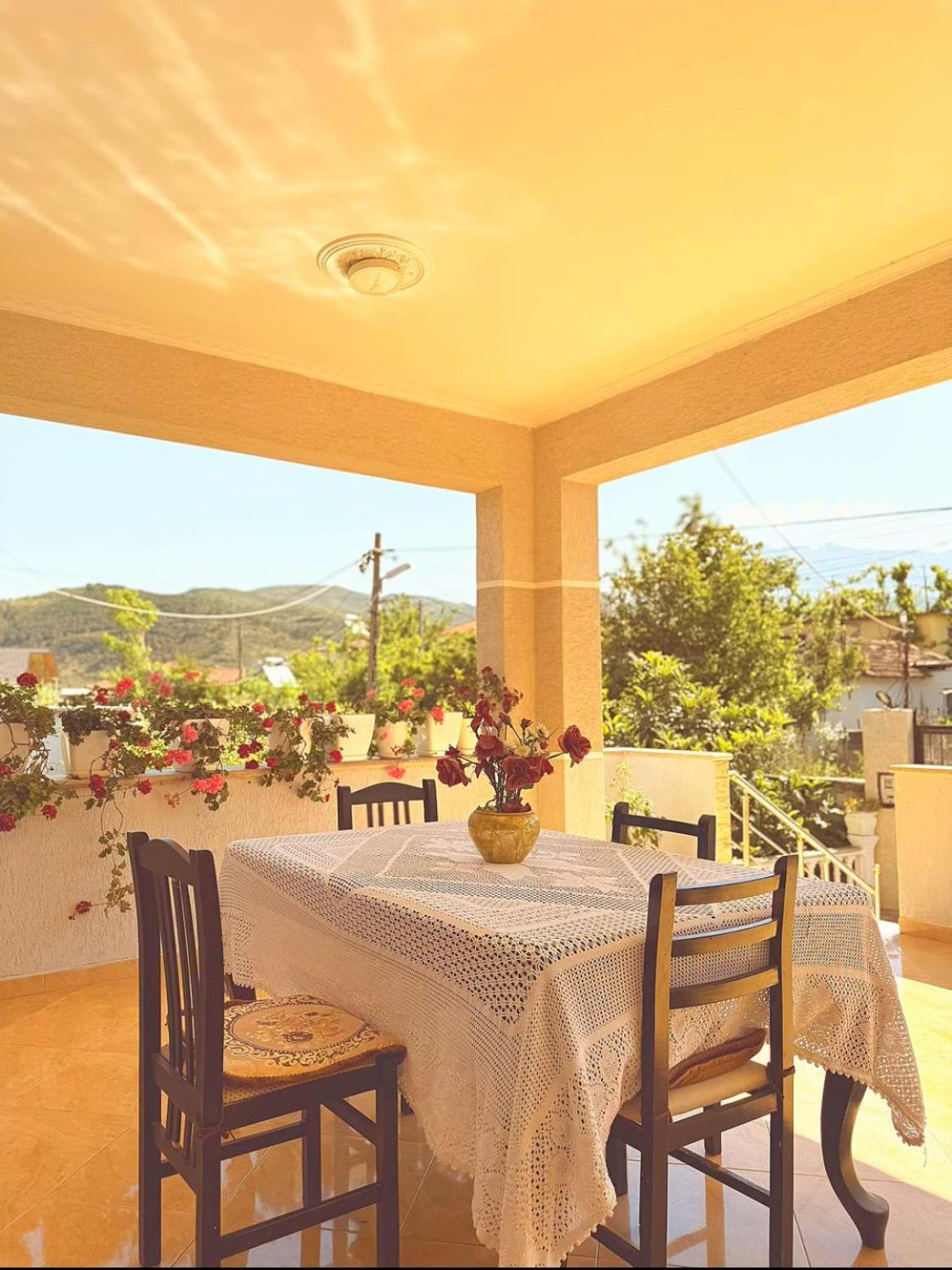 Anel'S Guesthouse Berat Extérieur photo
