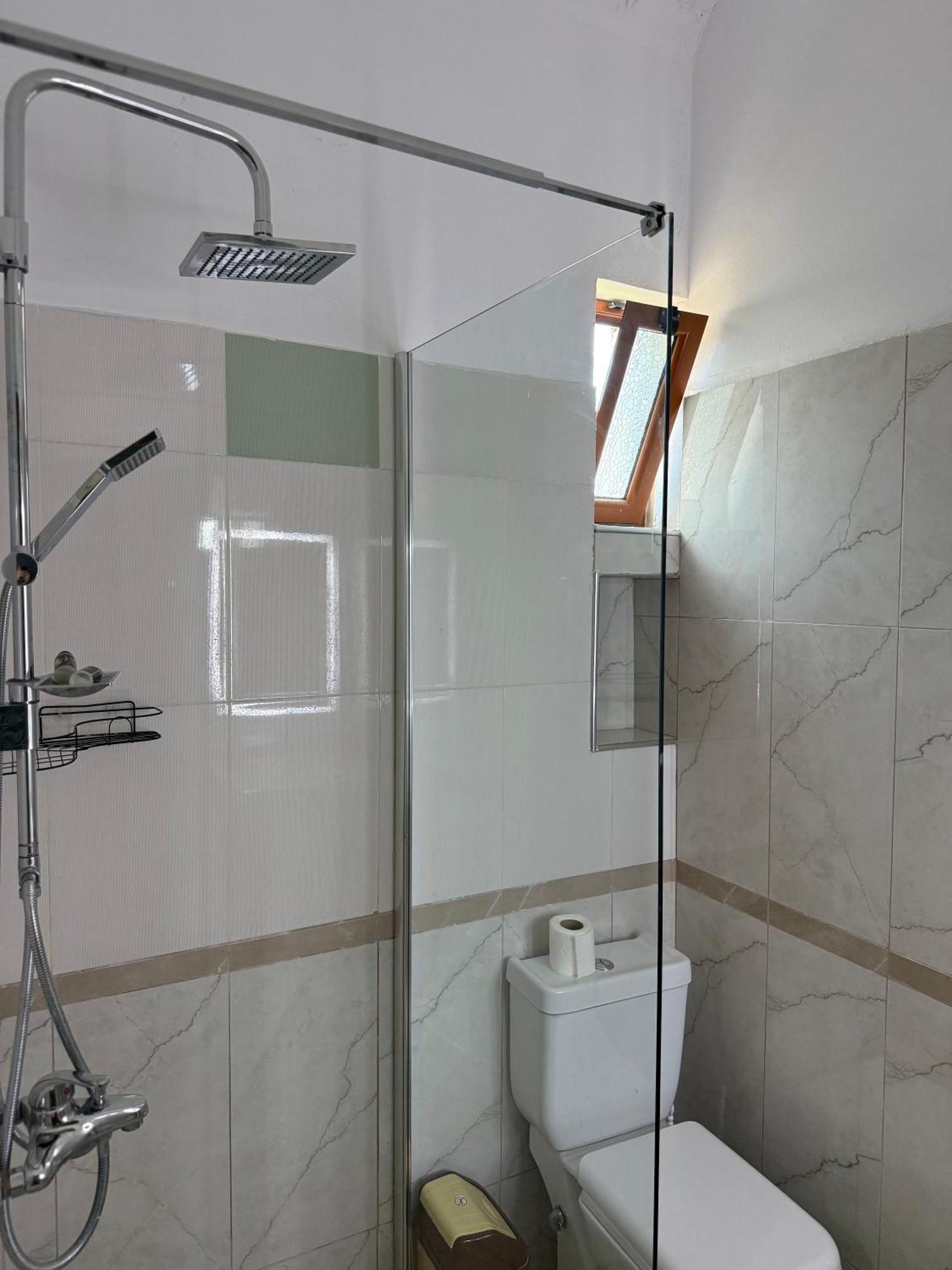 Anel'S Guesthouse Berat Extérieur photo